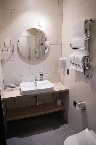 Отель Loop Hotel Vilnius Вильнюс Двухместный номер эконом-класса с 2 отдельными кроватями-6